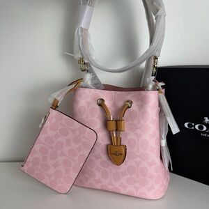 NWT Coach Rowan Bucket Bag In Signature Canvas With Charms